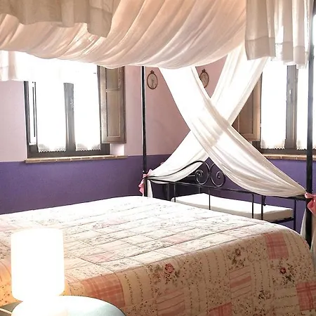 Gattogiallo 컨트리하우스 몬테가비오네